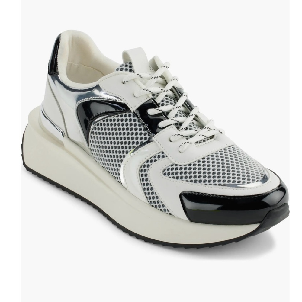 New DKNY
Women's Amity Lace-Up Sneakers size 6